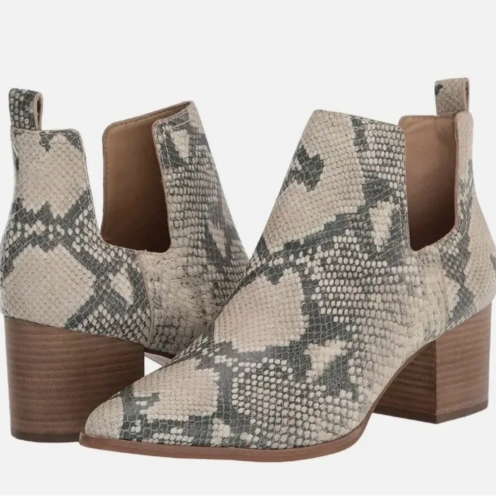 Lucky Brand Jabilo Ankle Boot Natural Snake Pointed Toe New with box.